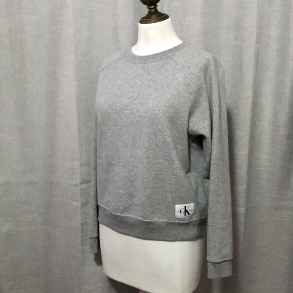 Like New Calvin Klein “Jeans” Semi Cropped Sweatshirt-Sz M-Gray Crewneck - Picture 2 of 15